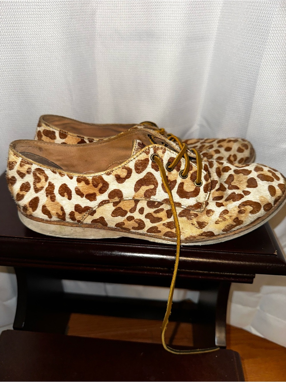 Leopard Print Lace-Up Shoes - Tan & Brown